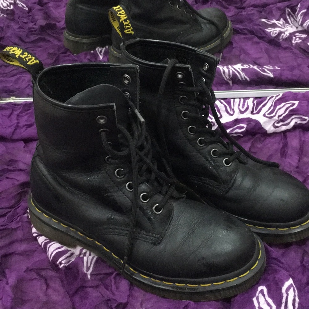 Dr. Martens classic